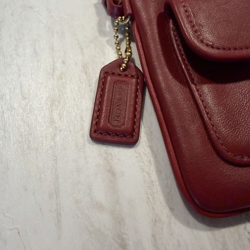Coach Legacy Classic Red Turn-lock Leather Wristlet wallet - Picture 2 of 5